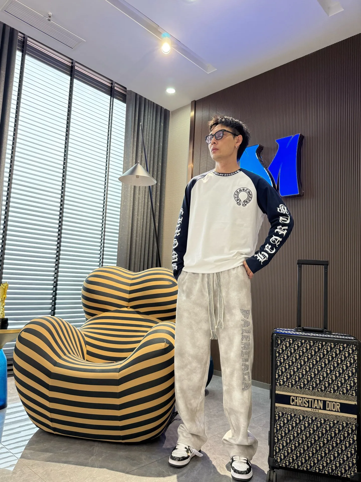 Balenciaga 🆕2026 Autumn and Winter New Arrival Casual Pants! The official website will be released simultaneously. Brand Classic LOGO casual pants, customized fabrics, excellent comfort and strong touch. Highly recognisable, perfect appearance and craftsmanship. Size:M-3XL